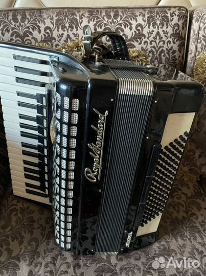 Аккордеон RoyalStandart Silvana