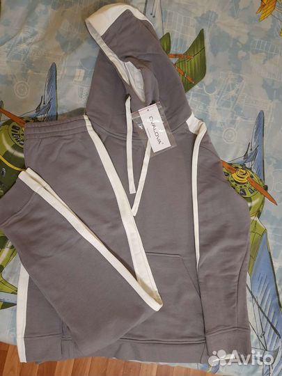 Спортивный костюм новый