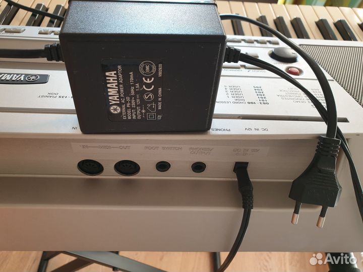 Синтезатор Yamaha Portable Grand DGX-300