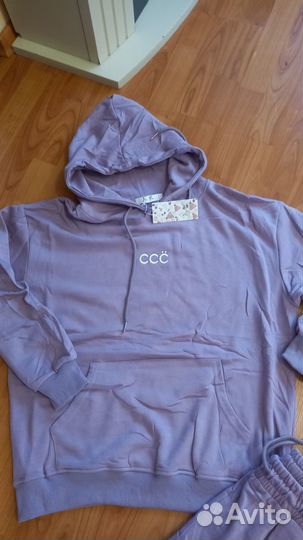 Ноый спортивный костюм женский