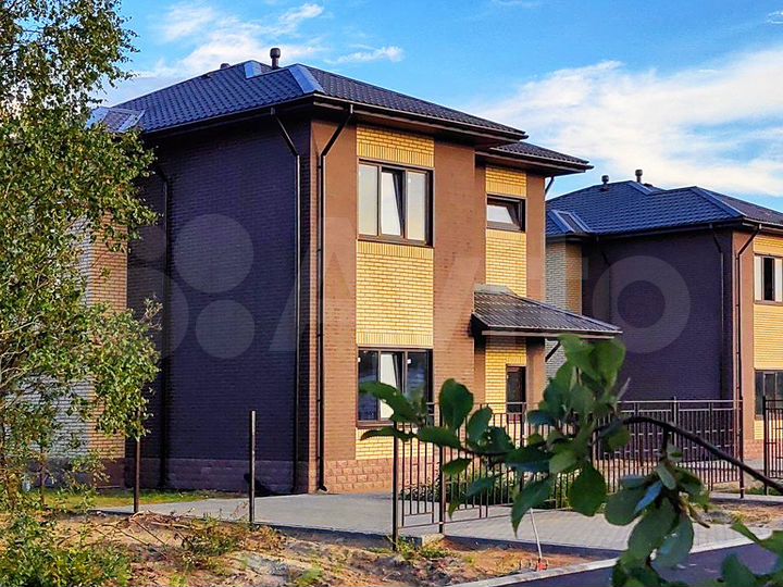 Коттедж 163 м² на участке 6,4 сот.