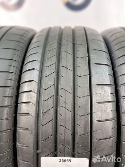 Pirelli P Zero PZ4 225/40 R19 91Y