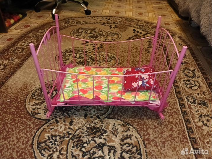 Детская кроватка для кукол