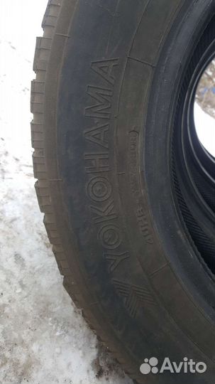 Yokohama Ice Guard F700Z 215/65 R16