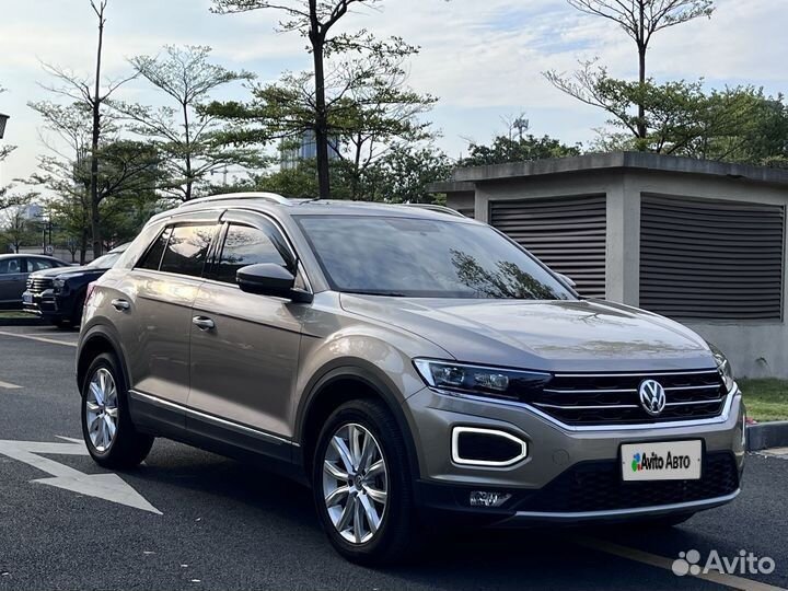 Volkswagen T-Roc 1.5 AMT, 2020, 31 000 км