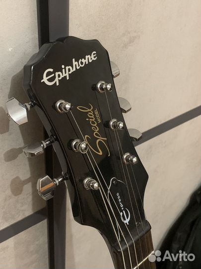 Электрогитара epiphone les paul с комбиком