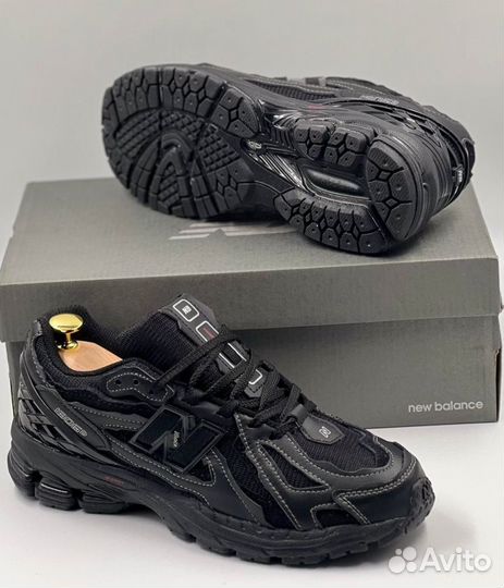 Новинка New Balance 1906