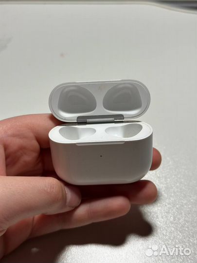 Кейс от наушников AirPods