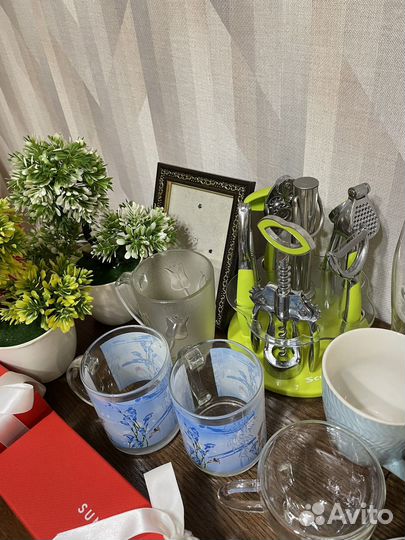 Набор посуды, бокалы предметы интерьера