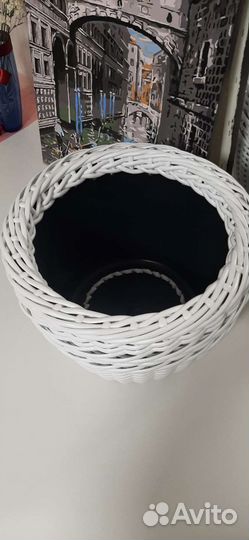 Кашпо из искусственного ротанга