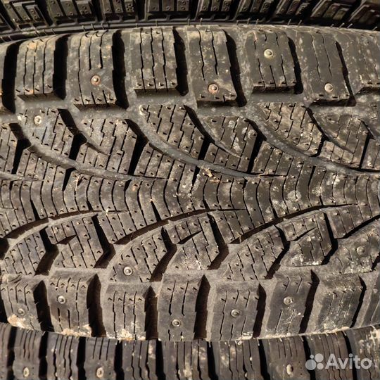 Pirelli Carrier 235/65 R17