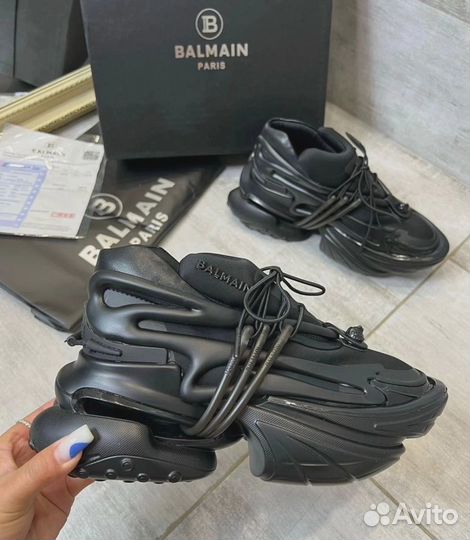 Кроссовки женские balmain