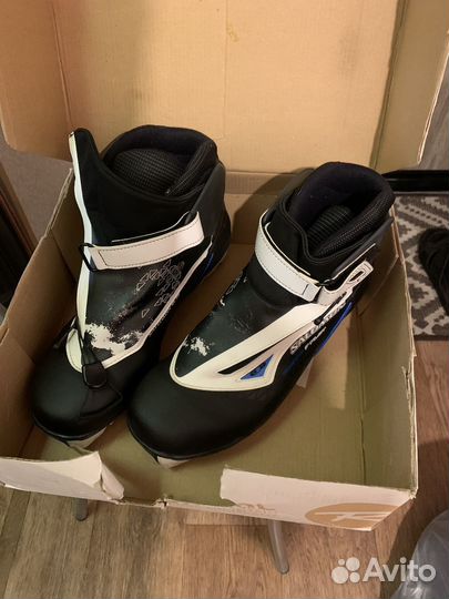 Лыжные ботинки salomon sns pilot