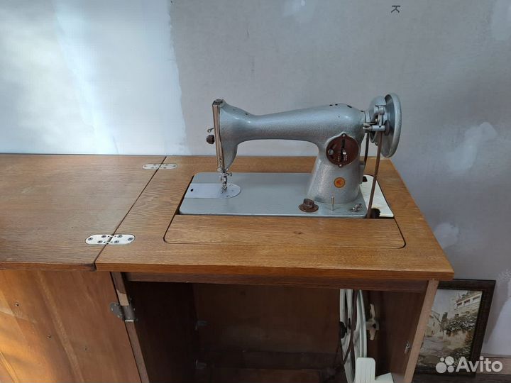 Швейная машинка ножная