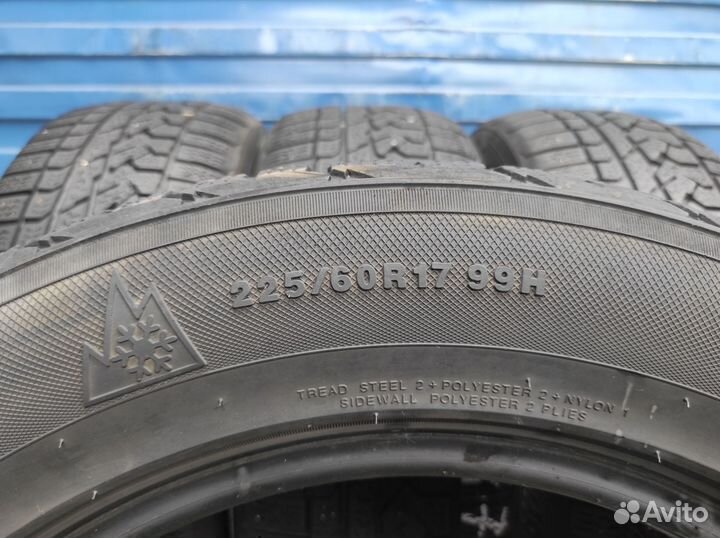 Kumho I'Zen RV Asymmetric 225/60 R17 99V