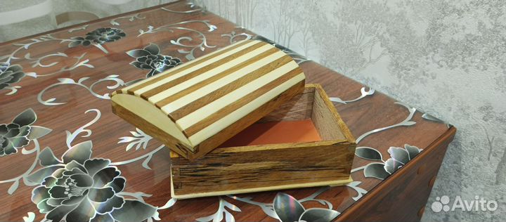 Деревянная шкатулка для украшений