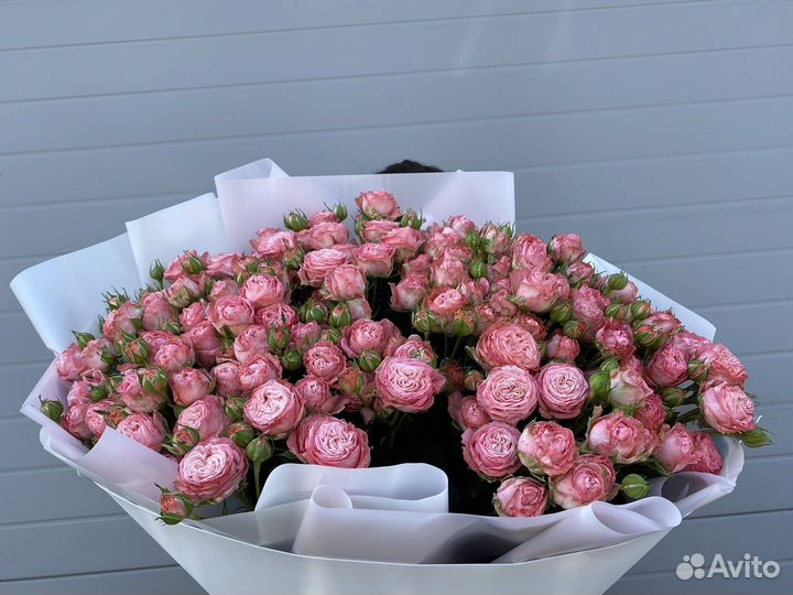 Пионовидная кустовая роза