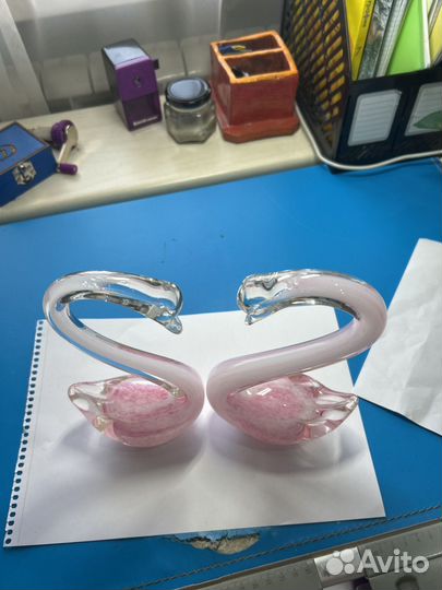 Стеклянные лебди