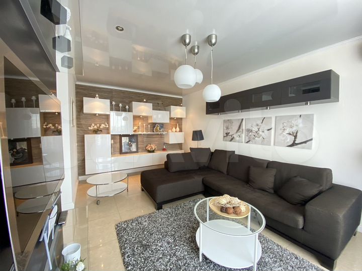2-к. квартира, 85 м², 19/25 эт.
