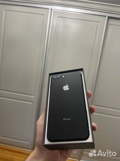 iPhone 8 Plus, 64 ГБ