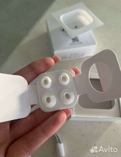 Беспроводные наушники AirPods Pro