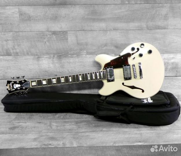 Полуакустическая гитара DAngelico + Аксессуары