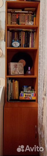 Продаю кровать, шкаф с зеркалом, пенал