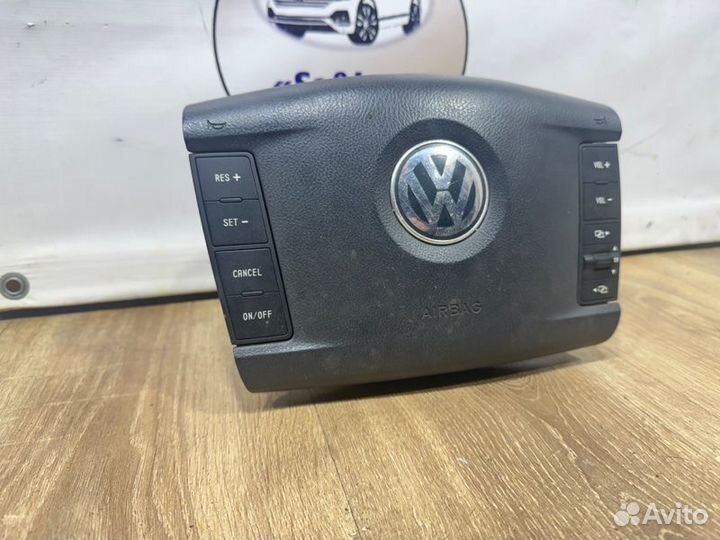 Подушка безопасности в руль Volkswagen Touareg GP