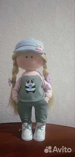 Куколка с гардеробом
