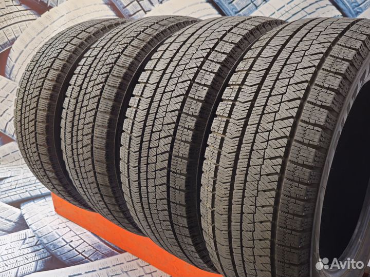 Bridgestone Blizzak VRX2 225/50 R17