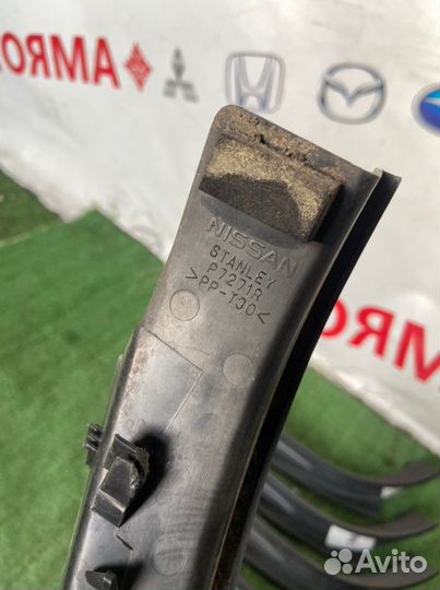 Накладка на стоп правая Nissan Teana J32