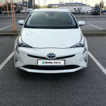 Toyota Prius 1.8 CVT, 2017, 83 000 км, с пробегом, цена 2 250 000 руб.