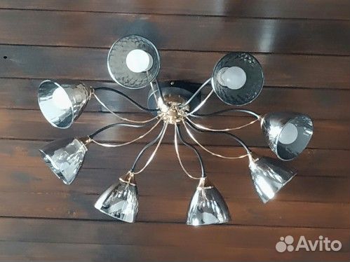 Продам потолочную люстру