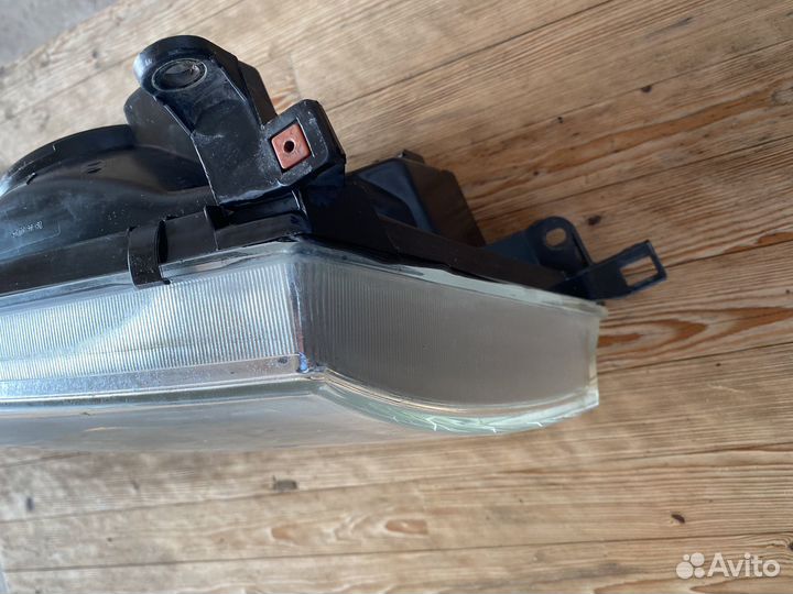 Фара правая Toyota Land Cruiser 100