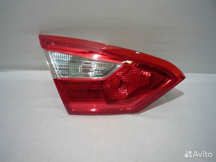 Фонарь задний левый внутренний Форд Фокус 3 Седан