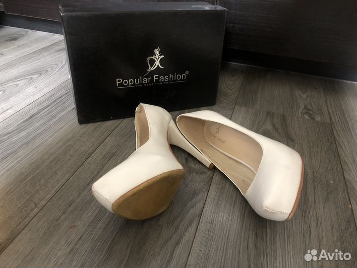 Туфли белые