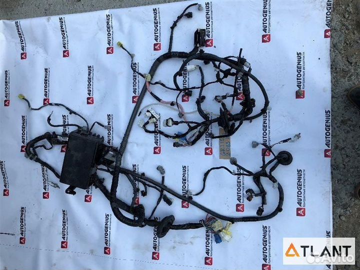 Коса под капот toyota FJ cruiser