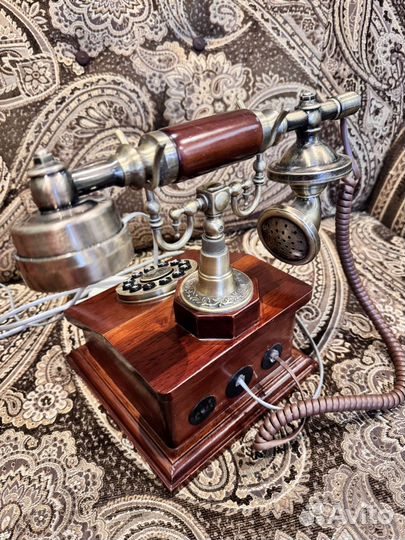 Ретро телефон