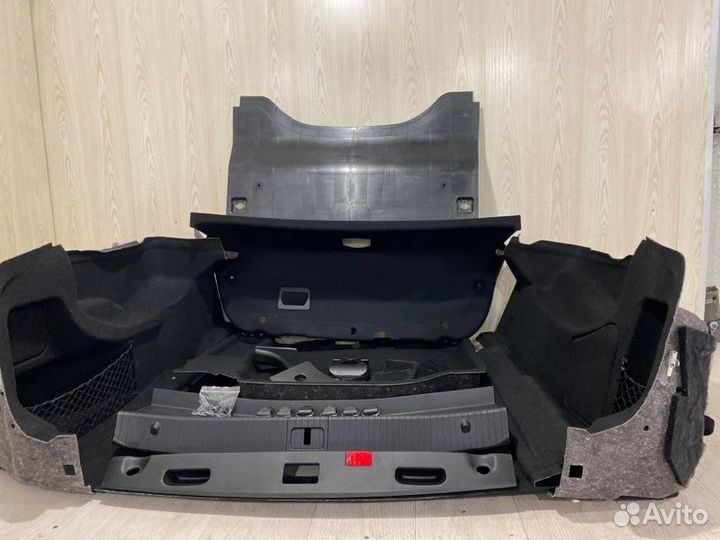 Обшивка багажника Mercedes Benz E350 W212 M272.980