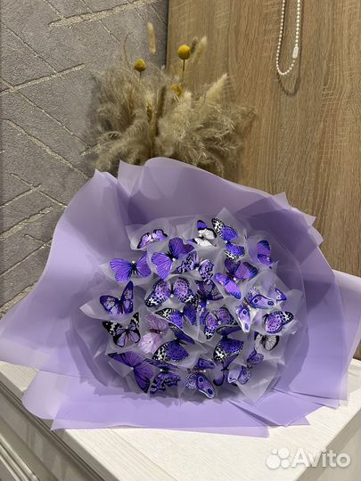 Букет из светящихся бабочек