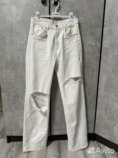 Джинсы bershka