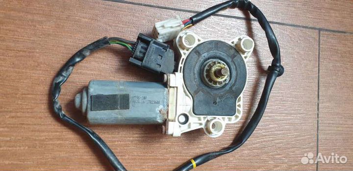 Стеклоподъемник передний правый на Mercedes w220