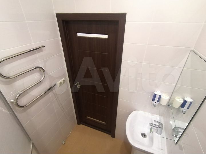 2-к. квартира, 60,8 м², 1/17 эт.