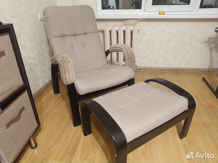 Кресло с пуфиком б/у