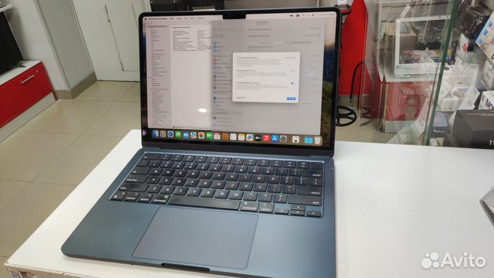 Apple macbook air M2 A2681