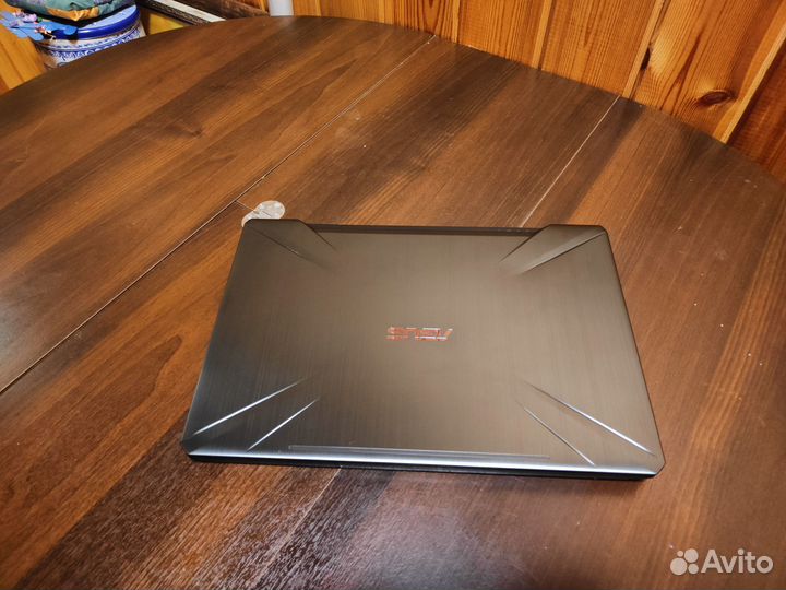 Продаю игровой ноутбук asus