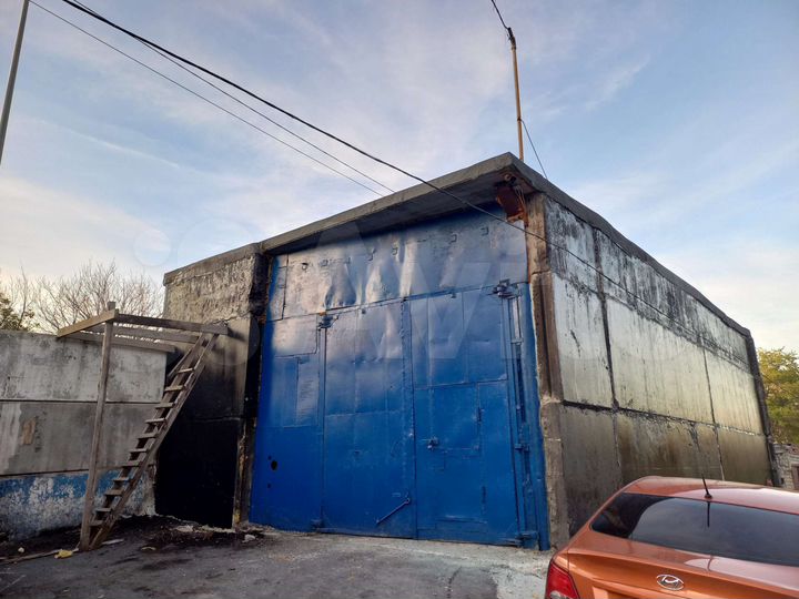 Гараж, > 30 м²