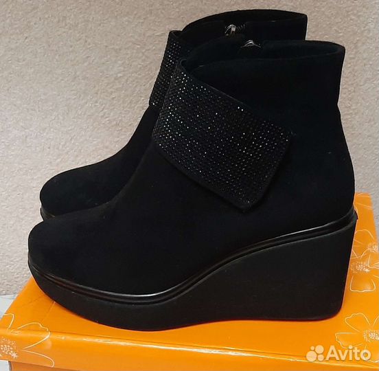 Сапоги женские