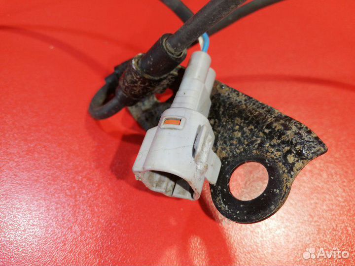 Датчик abs передний левый Toyota Corolla ZZE121