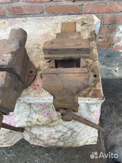 Тиски слесарные СССР